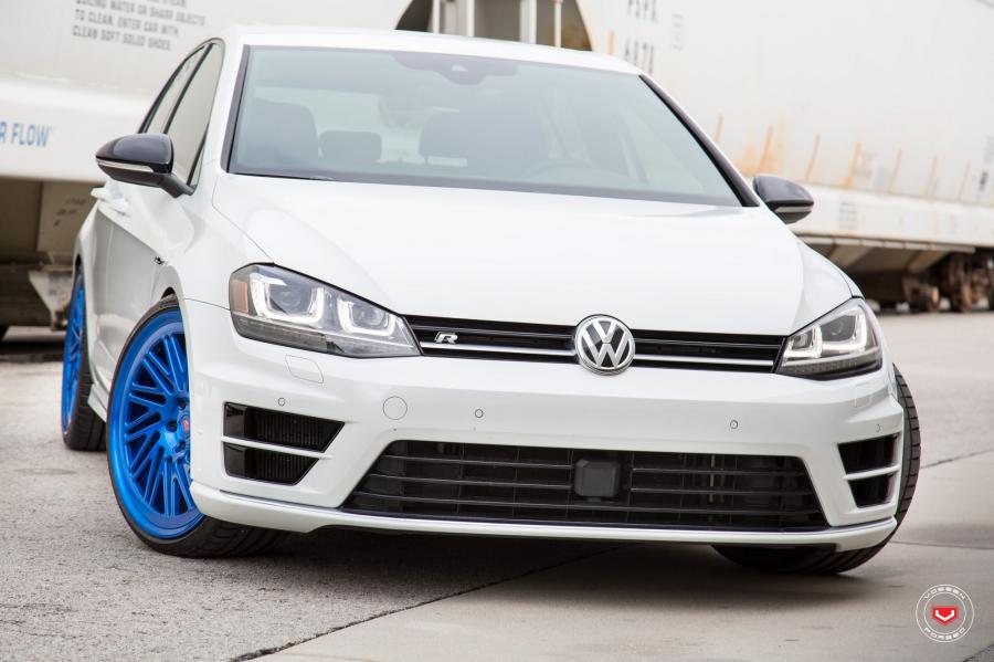  Volkswagen Golf R on Vossen Wheels (LC-105T) 2017 года  (фото 6 из 23)